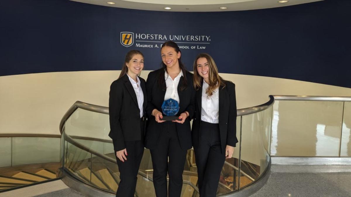 Elisabeth Haub School of Law at Pace University students at Hofstra Moot Competition