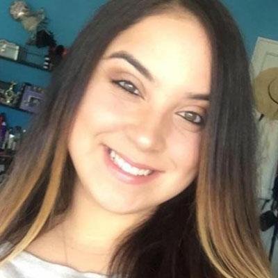 Portrait photo of Ashley Quinones