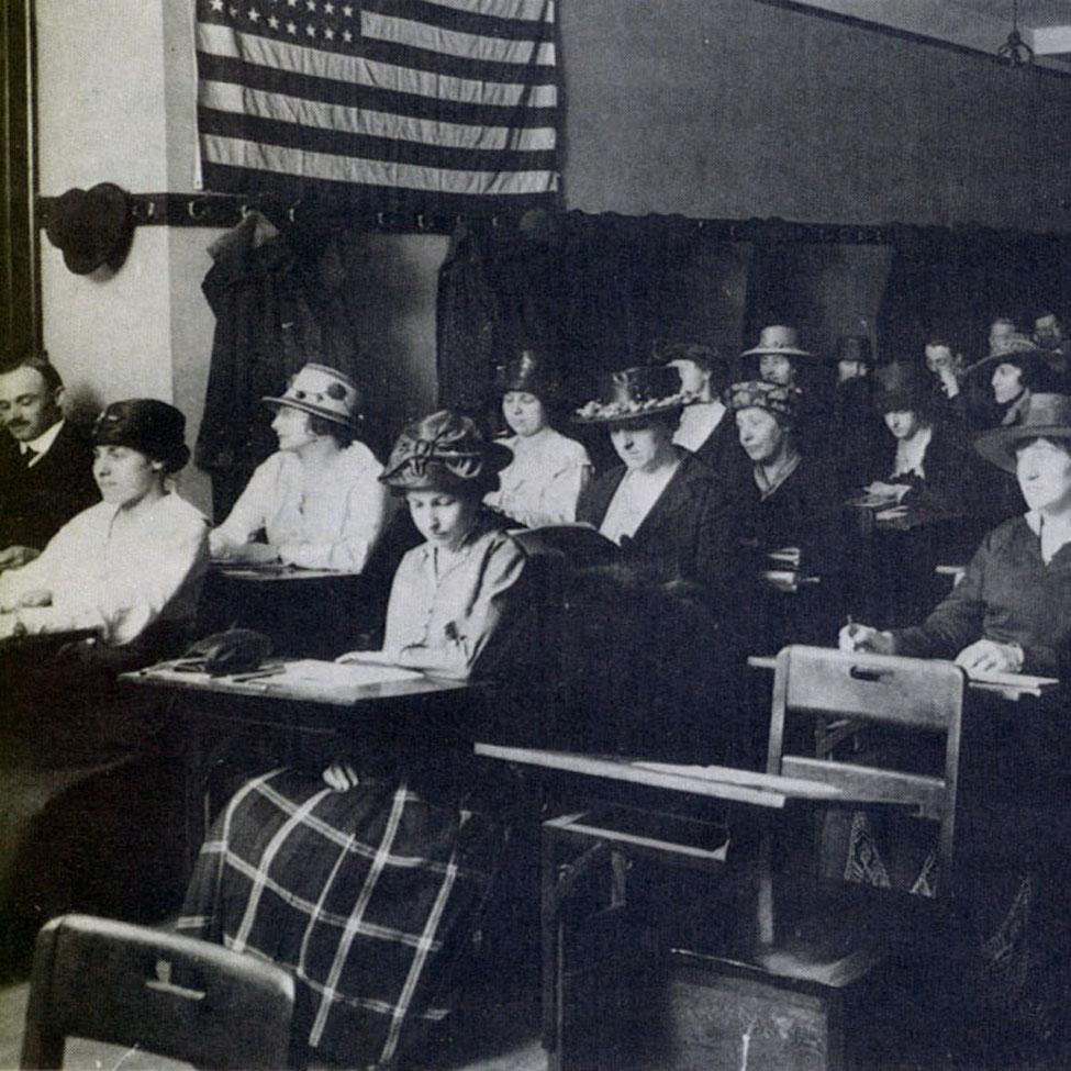 historic photo of Pace Institute students in the early 20th century