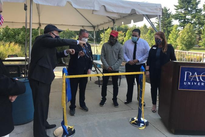 President Krislov unveils new Student Veteran Center.