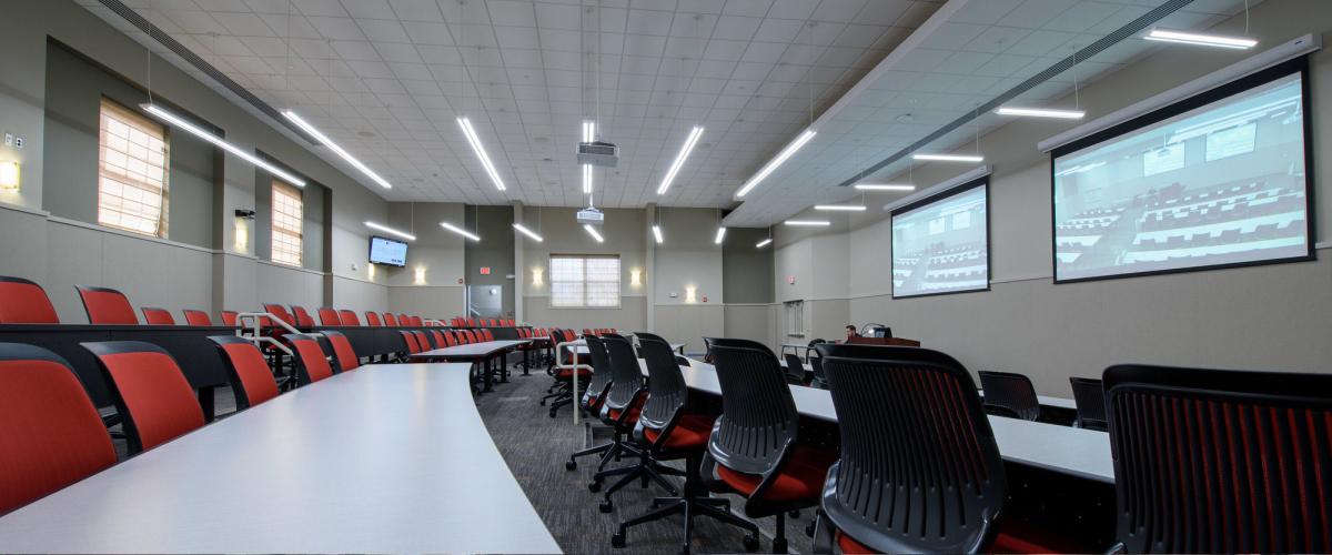 Large Classroom with 2 Projectors and Multiple TV Displays