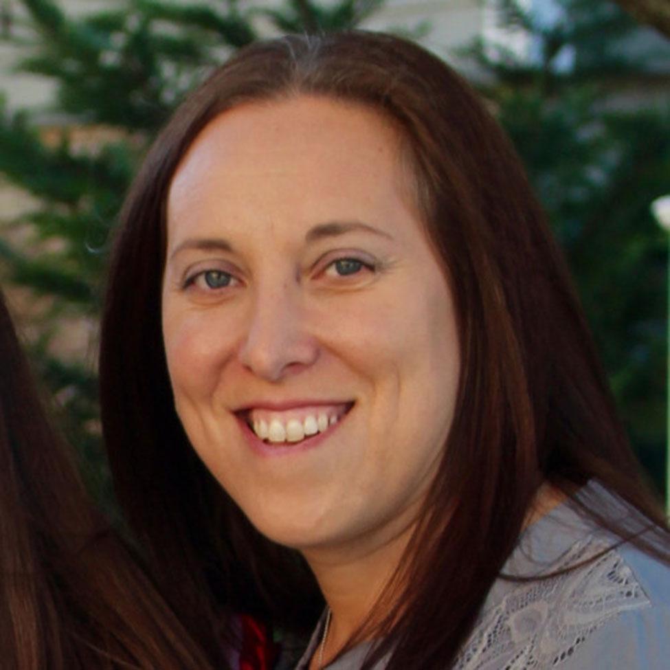 2025 Pace University Online Graduation program winner, Jenny Dantone.