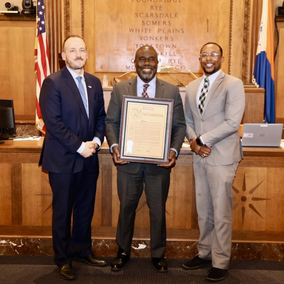 Elisabeth Haub School of Law at Pace University Dean Horace Anderson receving award