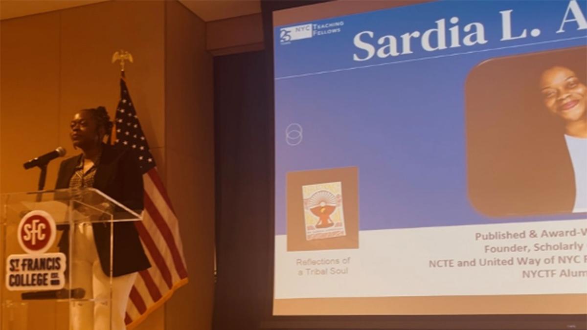 Pace University alum Sardia Anderson ’17 is the author of two published books and a guest speaker for NYC public schools. 