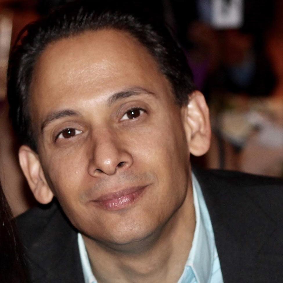 Elvin Veloz, Academic and Success Advisor at Pace University’s Pforzheimer Honors College