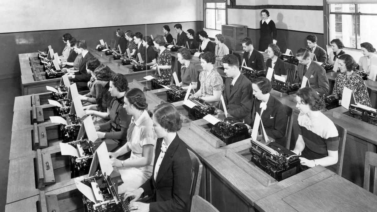 A black and white photo of a Pace classroom from 1930