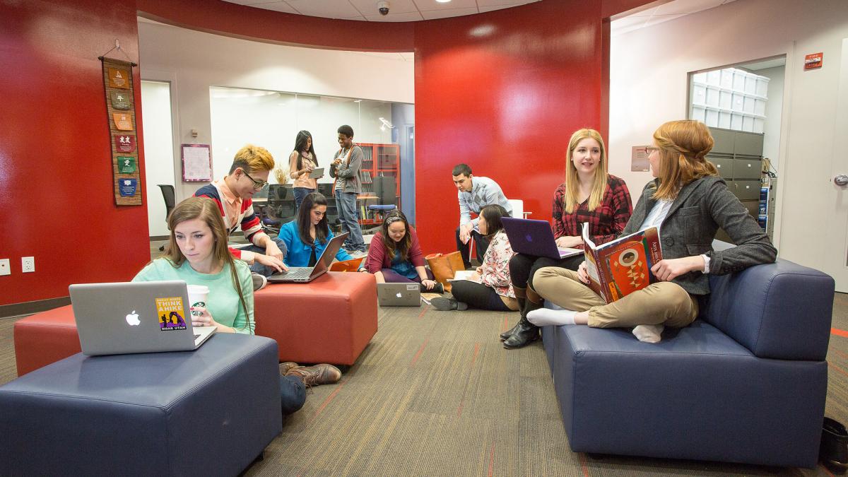 Pace University honors students work and study together