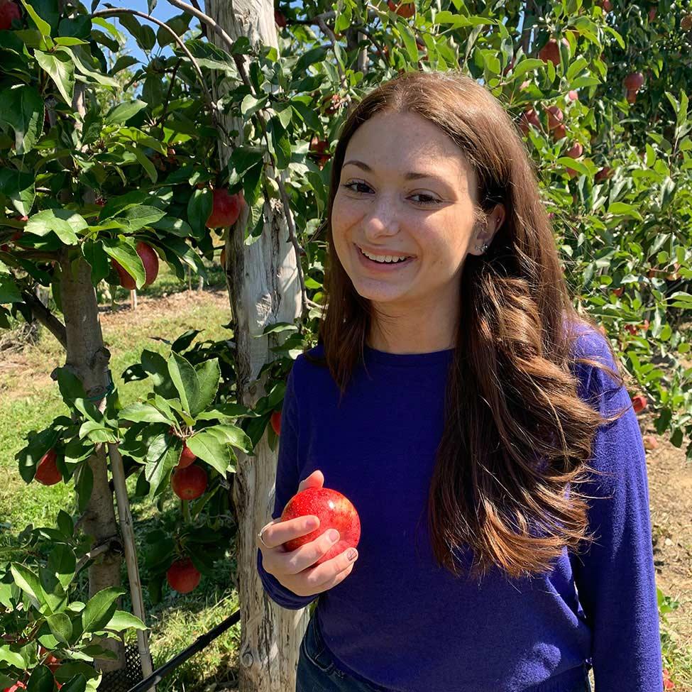 2025 Pace University Online Graduation program recipient, Amanda Amiano