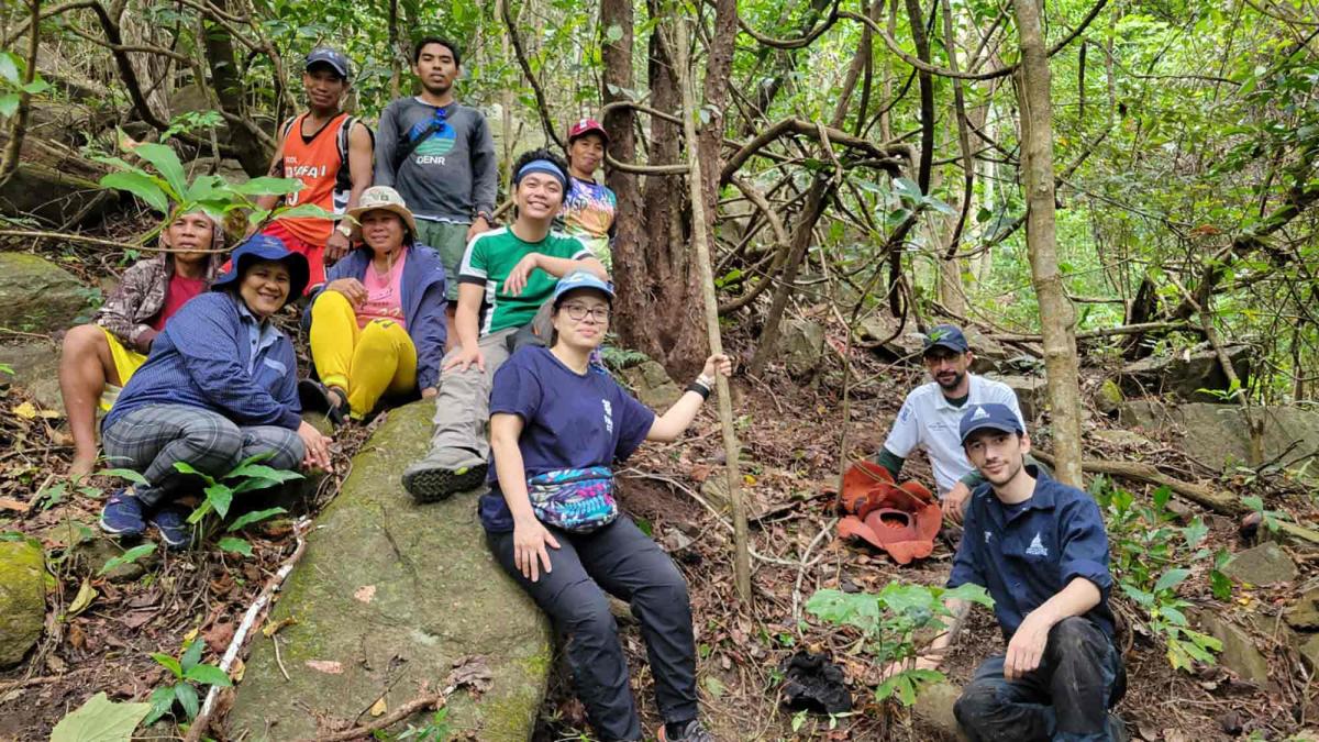 Group of collaborative researchers in the field.