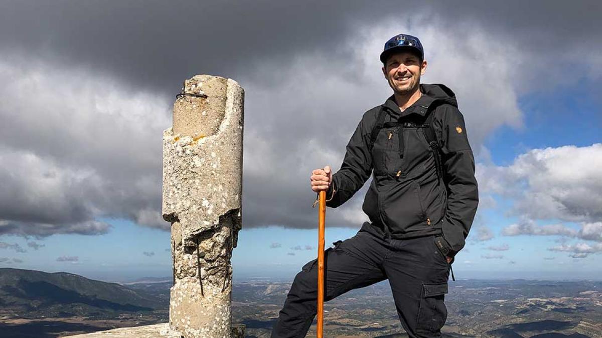 Law professor Jason Czarnezki hiking