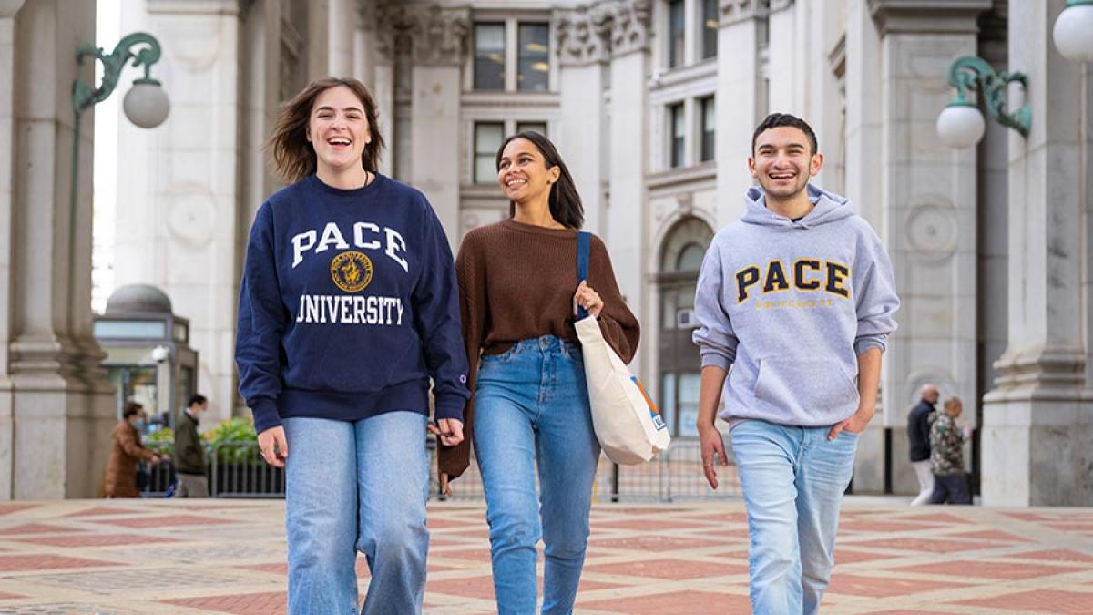 Students walking in Lower Manhattan