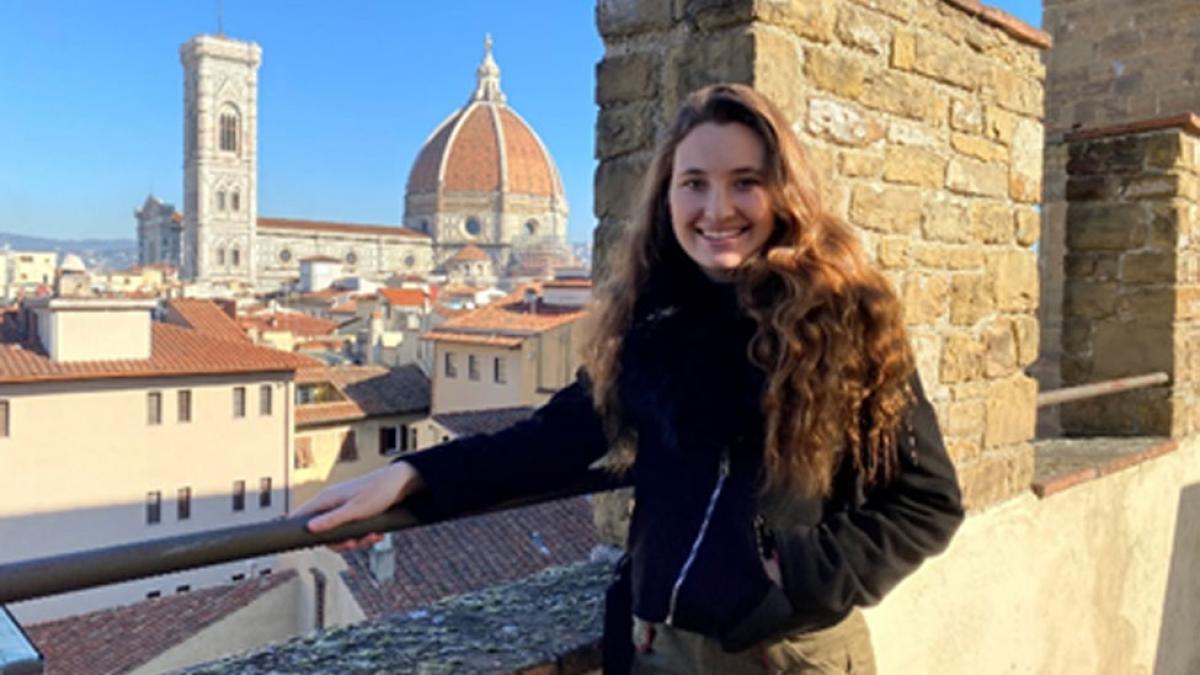 Lubin student Alexandra Godown '22 in Florence, Italy during a semester abroad