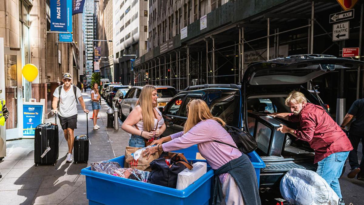 family moving their student into a Pace NYC dorm