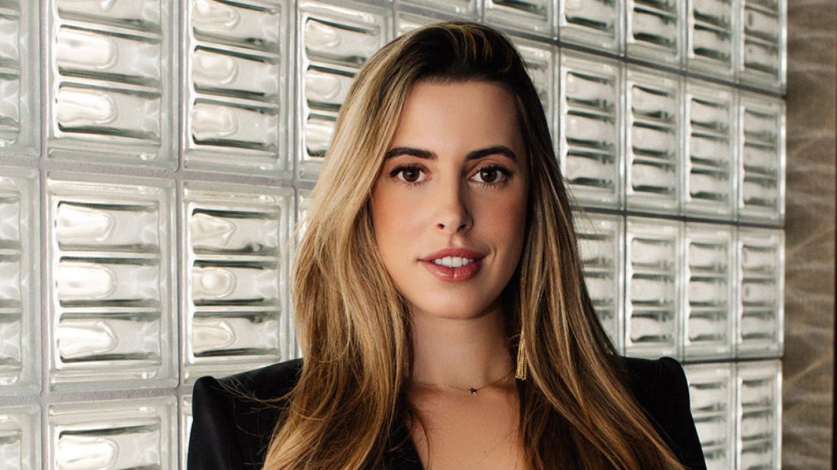 Pace Univesity's Communication and Media Studies alum and Forbes 30 under 30 mention Juliana Martins