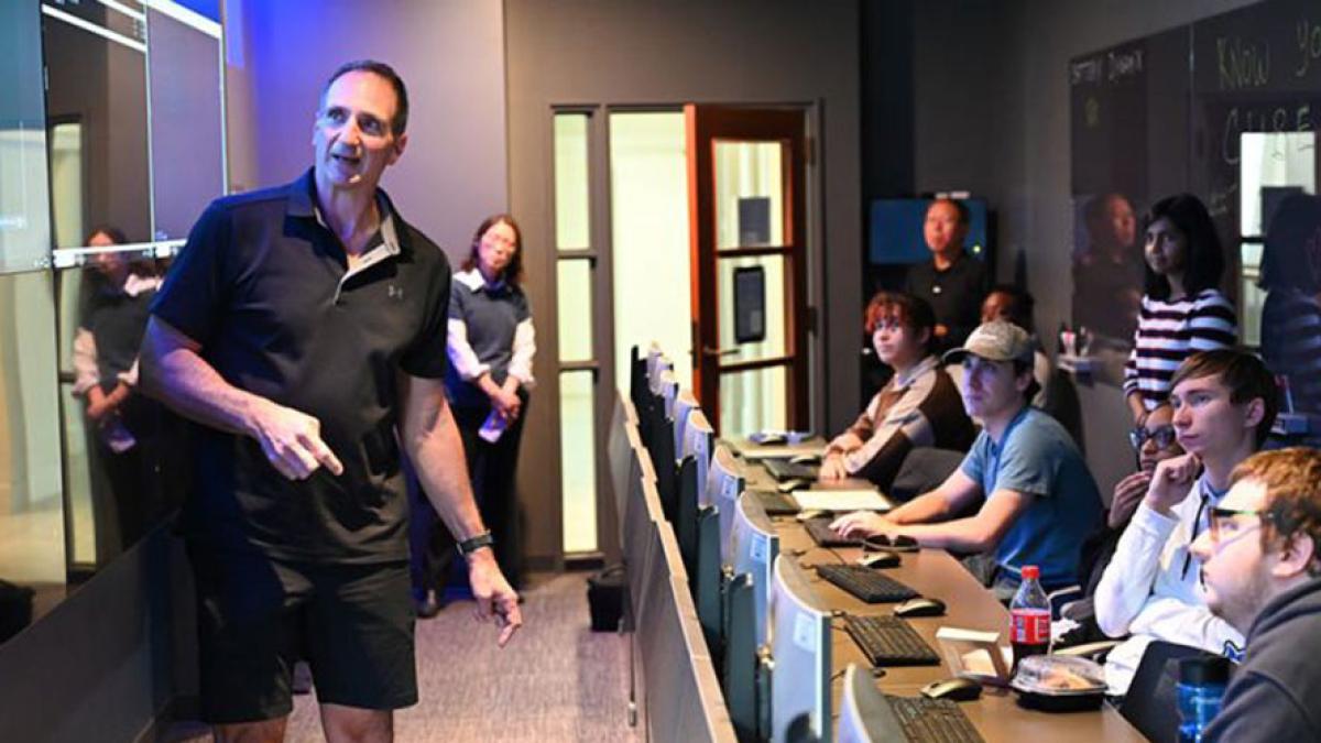 Seidenberg School of CSIS Professor Joe Acampora and his students in the Cybersecurity War Room at Pace University’s Pleasantville Campus