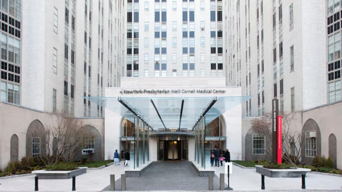 Main entrance of NewYork Presbyterian hospital