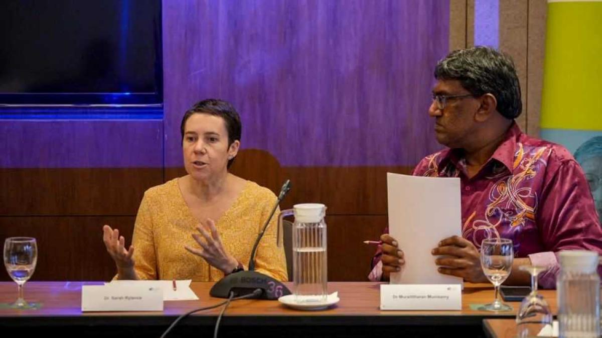 National Cancer Society Malaysia (NCSM) medical director Dr Murallitharan Munisamy and Dr Sarah Rylance, medical officer in the NCD Management Unit at the World Health Organization (WHO) speaking at the “Unpacking the Chronic Respiratory Disease Epidemic” media workshop in Kuala Lumpur on November 13, 2025. Photo credit: Muhd Asyraf Hassan/National Cancer Society Malaysia (NCSM).