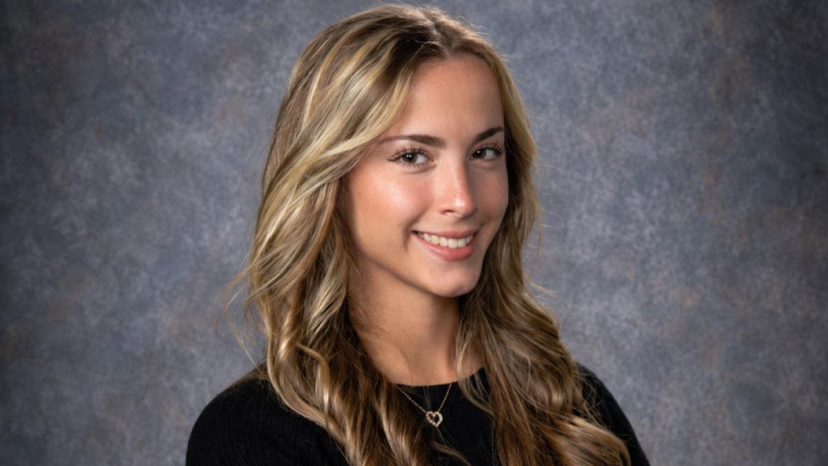 Amanda DeSarno '26 posing for the camera.