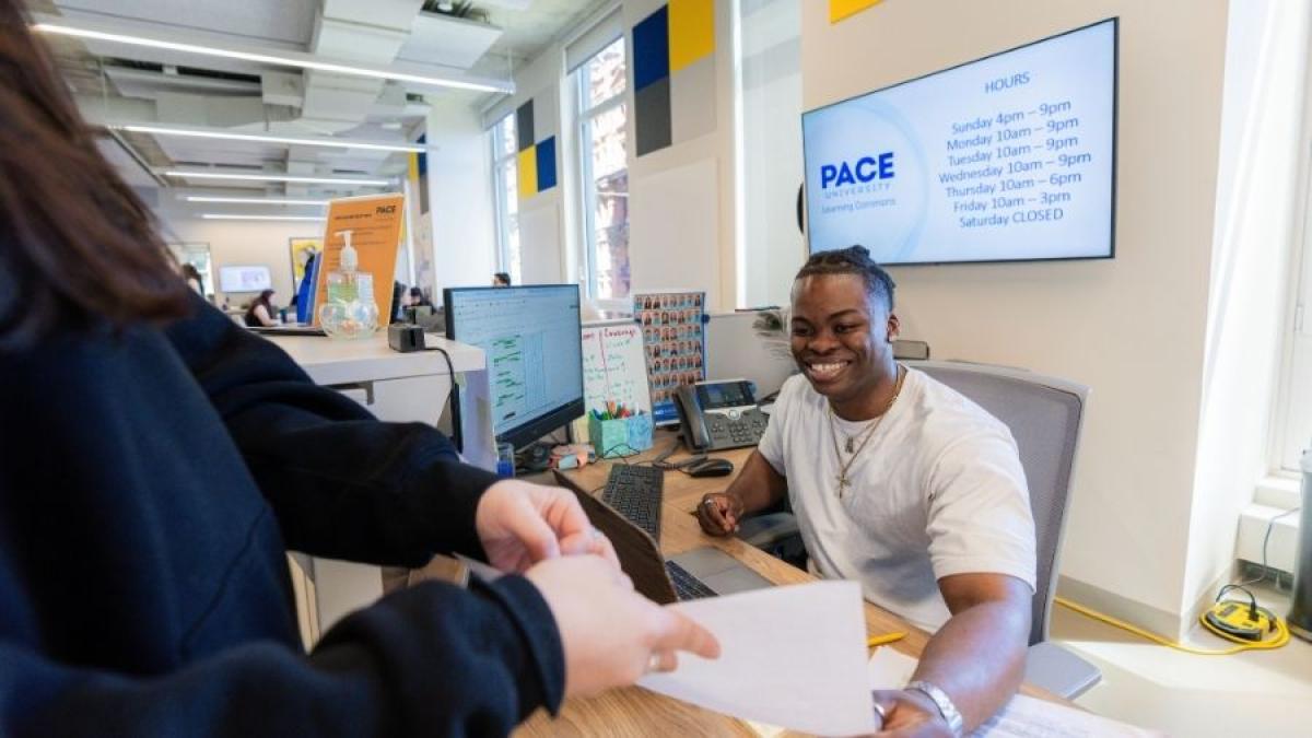 Learning Commons front desk