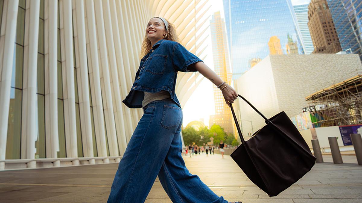 Pace University student walking to work in NYC.