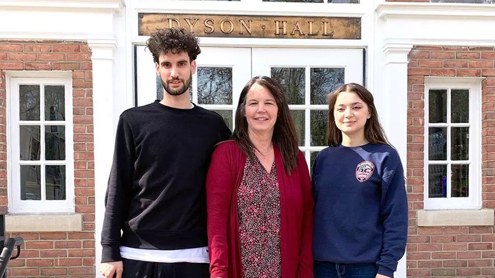 Professor Nancy Krucher with student researchers. 