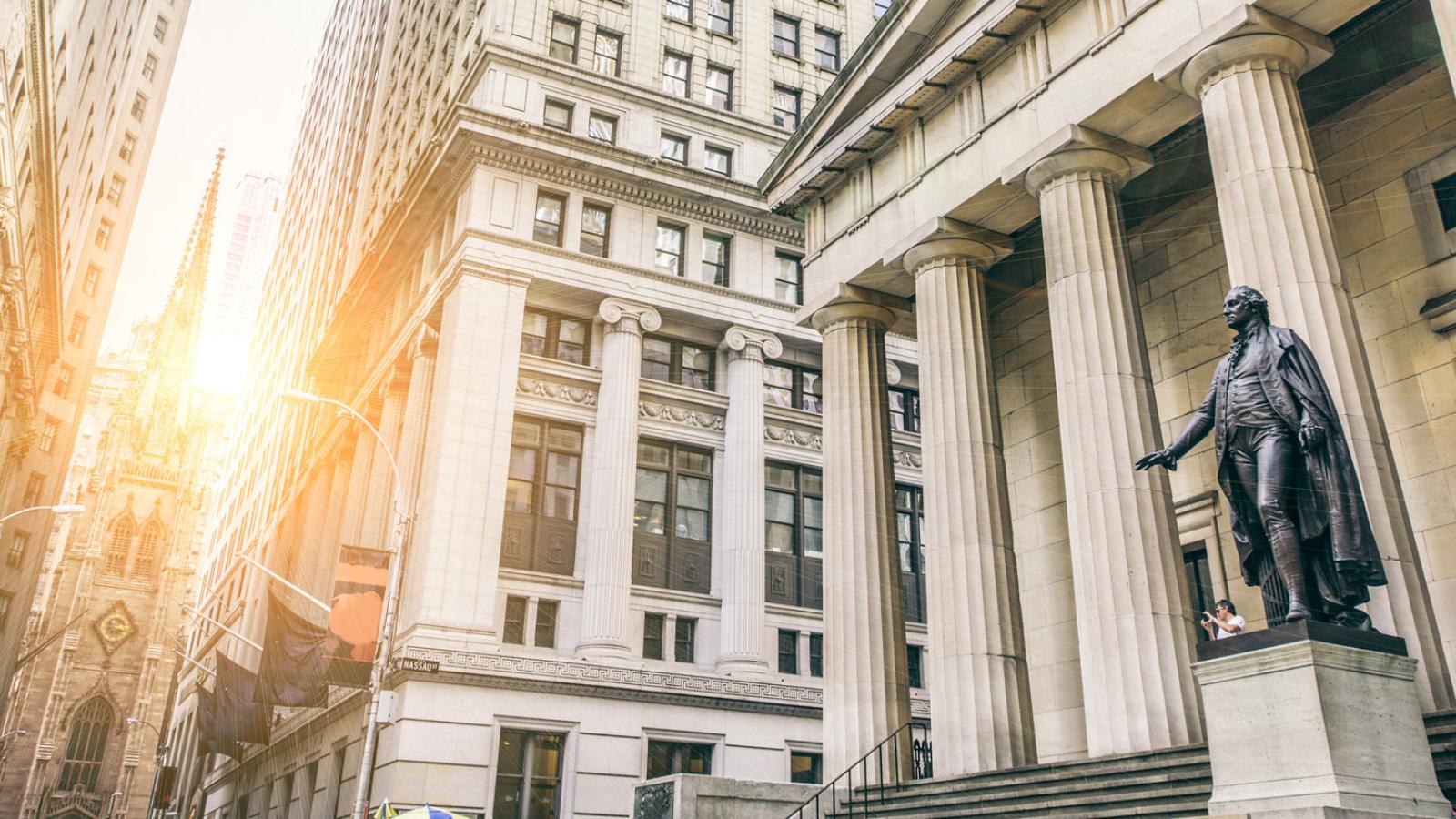 Facade of the Federal Hall with Washington Statue on the front, wall street, Manhattan, New York City