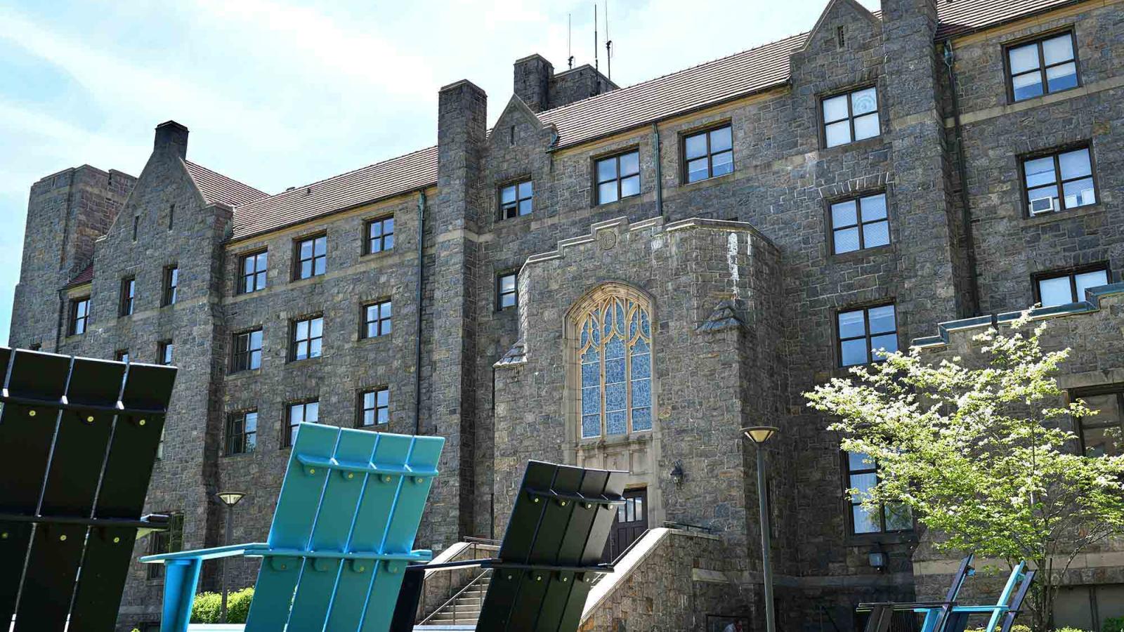 looking across the quad to Preston Hall, Elisabeth Haub School of Law at Pace University