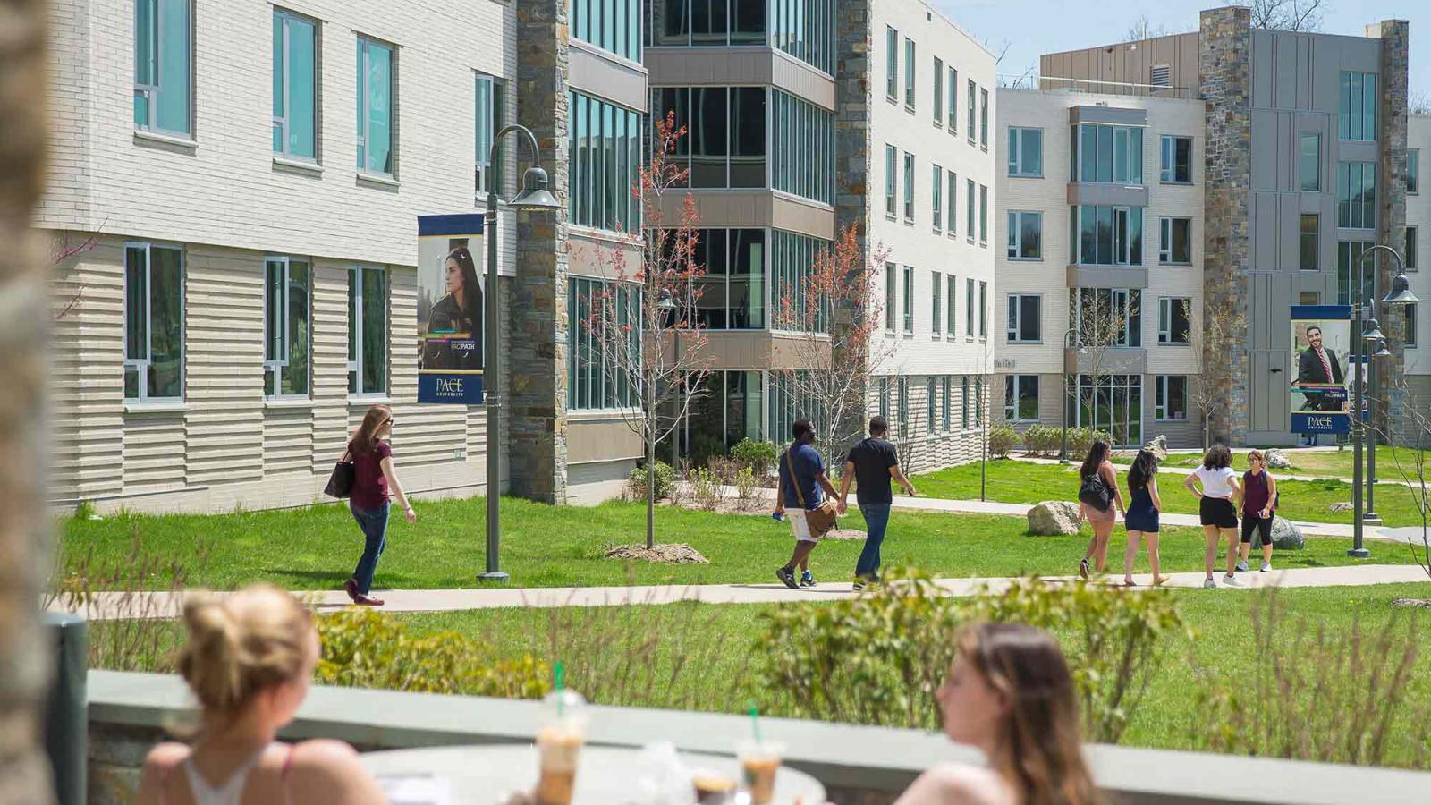 Photo of quad near the Pace Pleasantville dorms