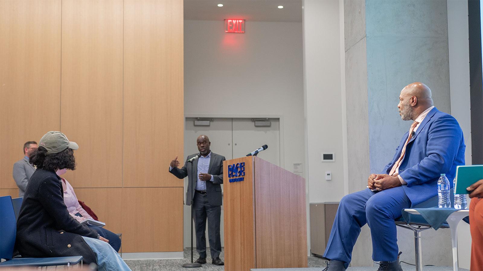 Jelani Cobb doing Q+A with the audience