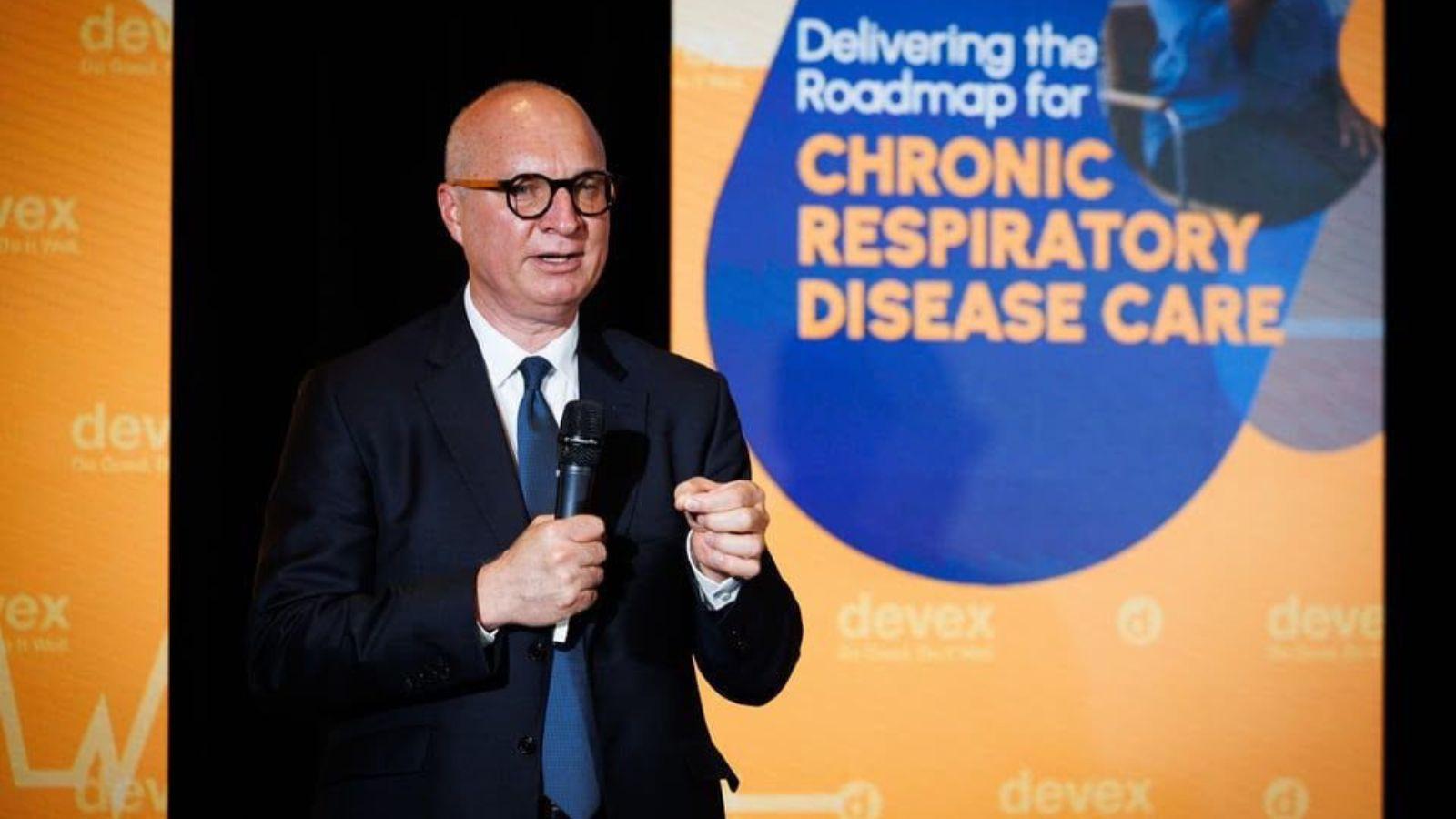 José Luis Castro speaking at the event at World Health Assembly