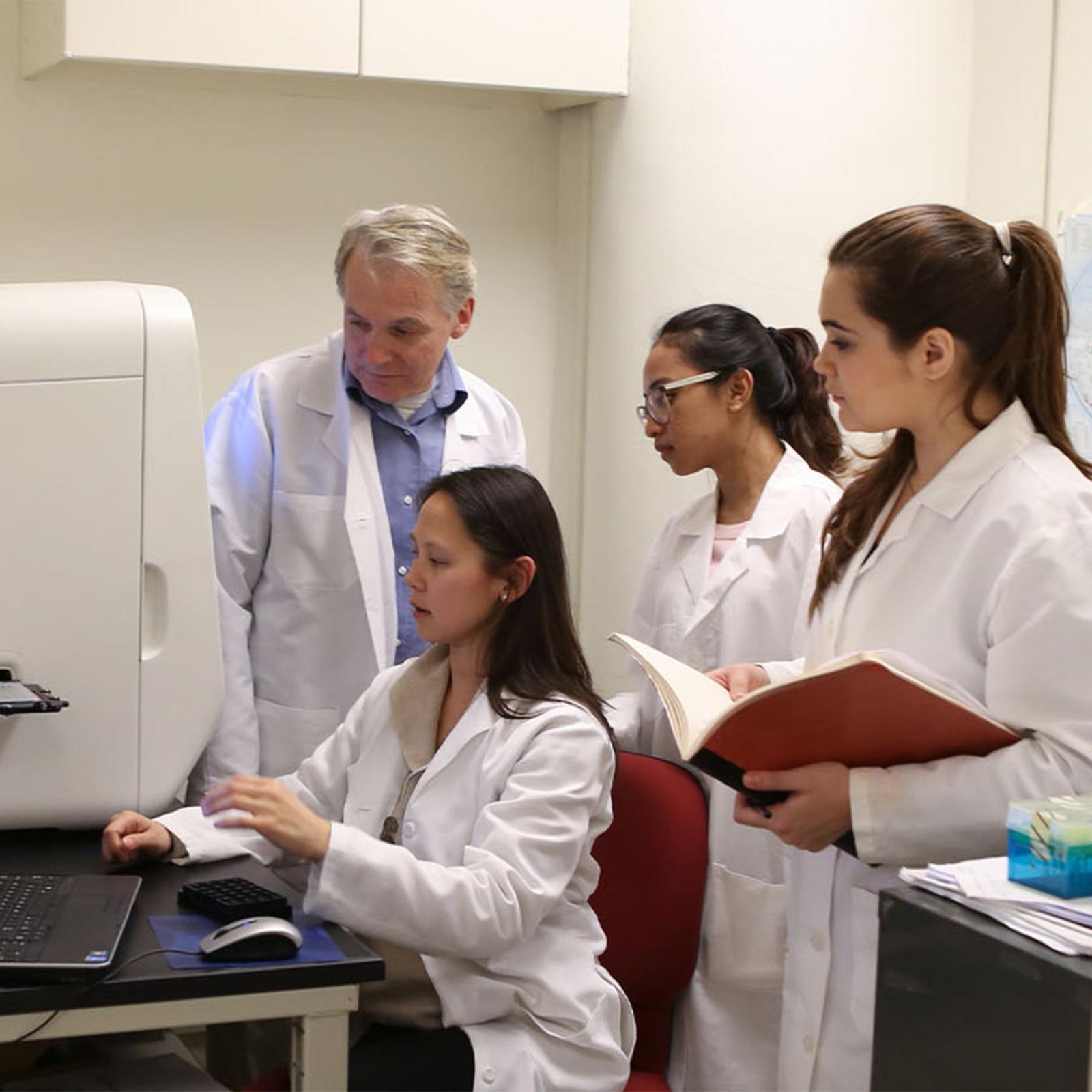 Students with Nigel Yarlett in Haskins lab