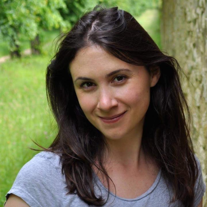Jennifer Holmes faculty profile